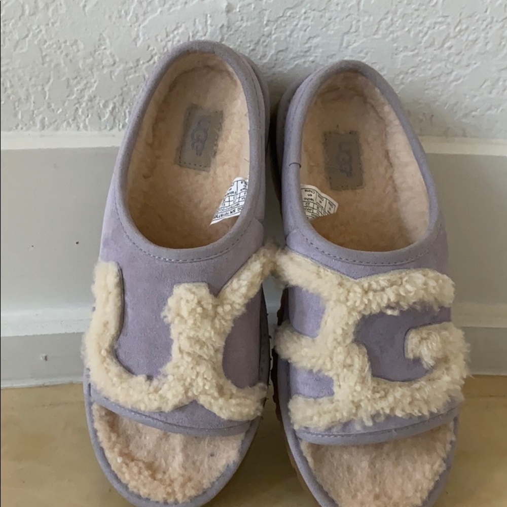 Lilac UGG Fuzzy Slipper